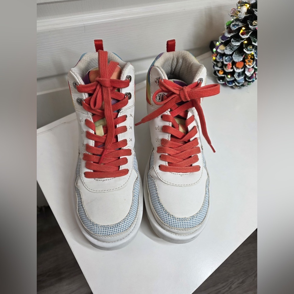 Ugg✨Pride Highland Hi Cali Collage Sneaker✨High Top Water Resistant•LIKE NEW• 9 - Picture 9 of 14